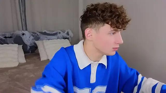 crisp1n — CUM SHOW