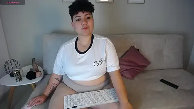 curly_cam_queen69 — SHOW WET PUSSY