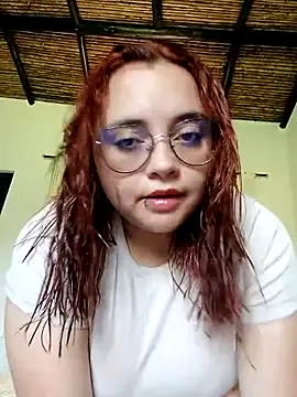 CURVY-HORNY — remove bra and oil on my boobs