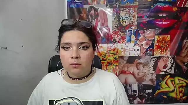 StripChat Curvy-Queen is Freechat Curvy-Queen —   show pussy + 2 min control domi