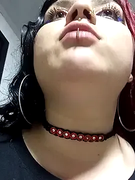 Curvy-Queen — massage on my clitoris 