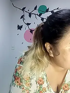curvy_diva_ — shake my ass and spank