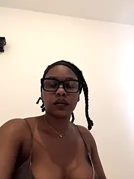 CurvyGoddessXxx — Show ass in a thong 
