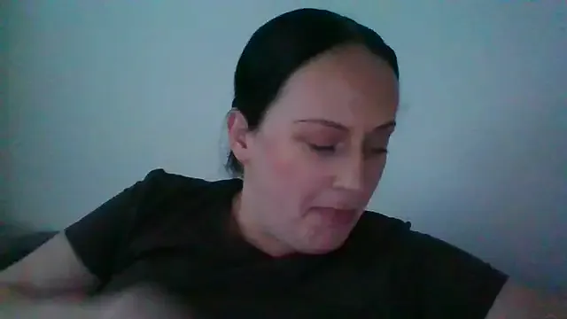 CurvyQueen2023 — topless