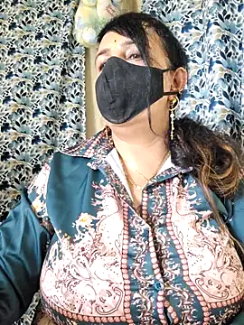 cute-tanvi — Oil on boobs