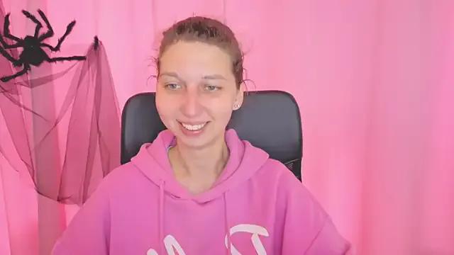 StripChat CuteEllii is Freechat CuteEllii — my first day. let's get to know each oth