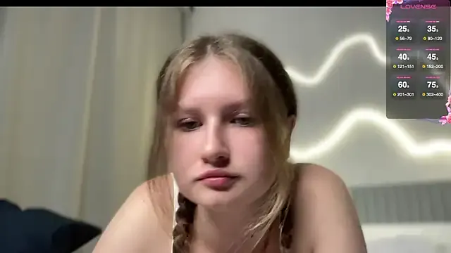 cutykittty — Suck finger+ eye contact