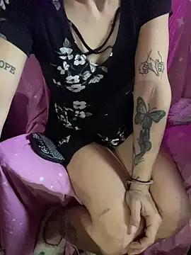 d3luluxx — Get frisky