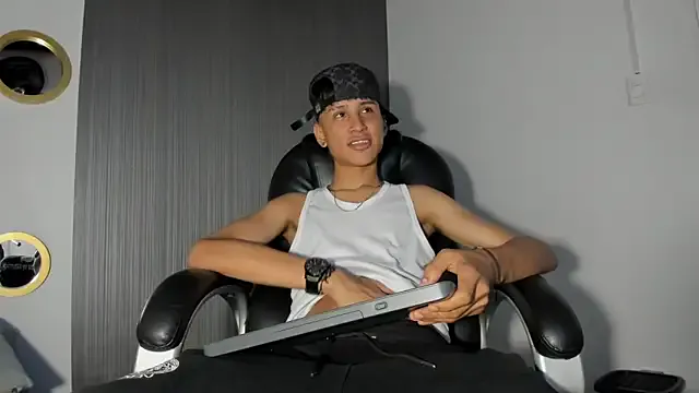 Daddy_Darcks — remove boxers