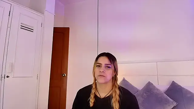 Dakota_Megan_69 — lovense in the ass
