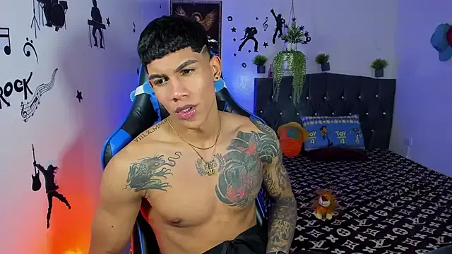 Damian_latinxxx — I want a kiss King