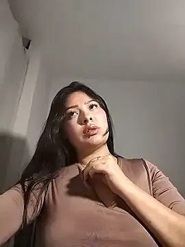 Damii_001 — show boobs + oil