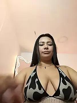 StripChat damii_tay1 is Freechat damii_tay1 — Show boobs + oil