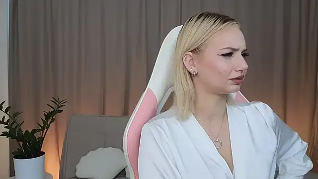 DanniiDark — My fitst day here!