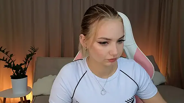 DanniiDark — My fitst day here!