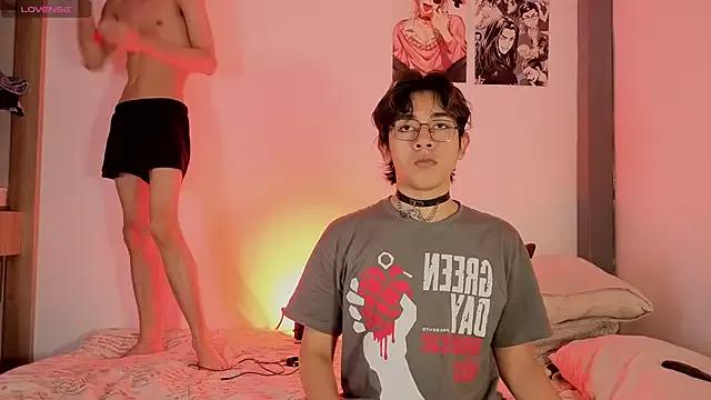 Darcy_and_Stolas — French kiss