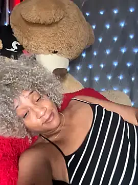 Dark_chanel — Spanks my ass