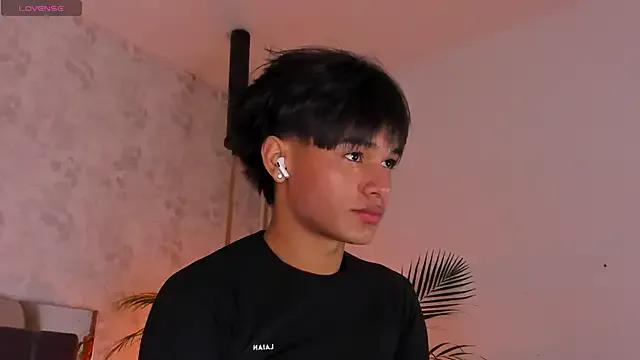 david_lux — masturbate X5 minuts