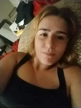 DelilahKnocx — Squirt   using EXTREME vibrations 