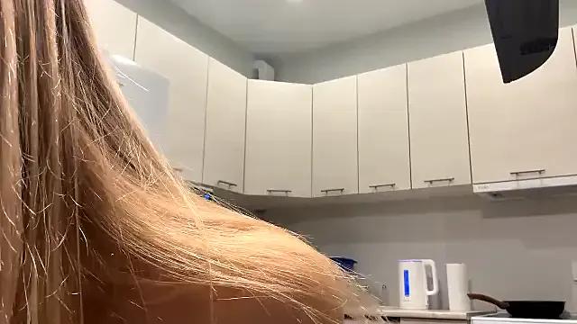 Denni_Spilber — Lift up my top and playing