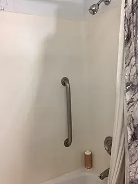 DezerayDelicious — Watch me squirt CLOSE UP!