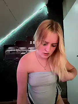 DieBlondeHannah — slap my Ass 6x