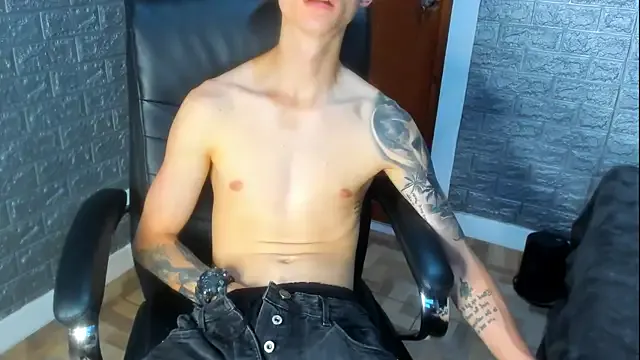 Dmtry6 — BIG LOAD CUM ON MYSELF