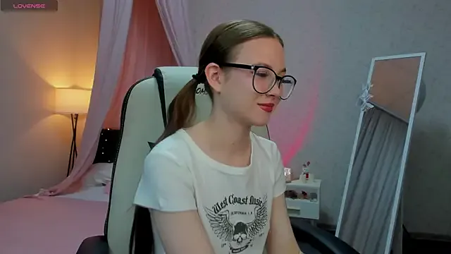 Dolly_Gleam — massage ass