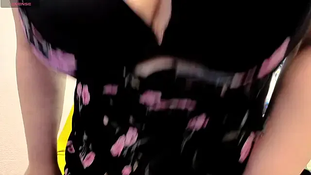 Dolorys — show oil boobs