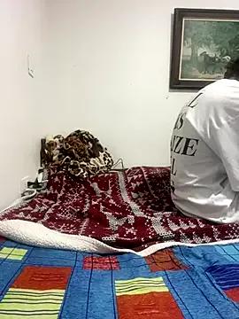 Dominant-hot11 — show milk