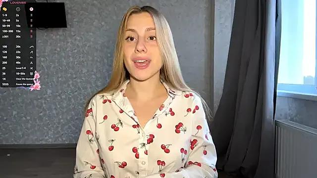 DreamyOlivia — big smille