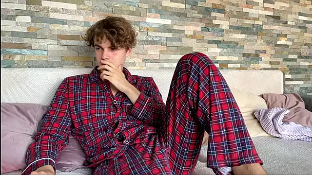 dymonted — Cum Show