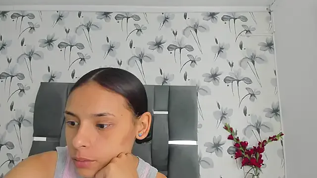 Ehotloveaxxx — Freechat on StripChat