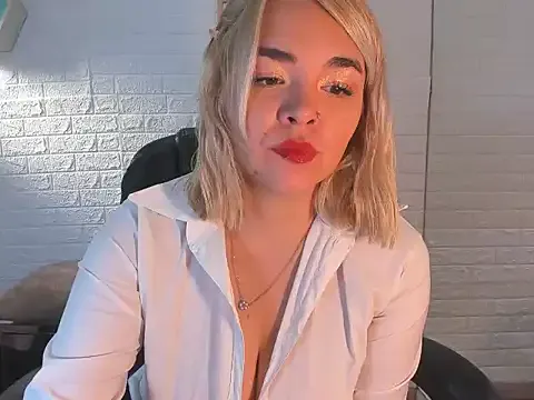 Eily_Blunts — Spanks in tits 