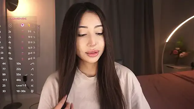 EleonorSimmes — Sexually lick my finger !