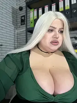 Eliaden — SHOW BOOBS AT WORK + CLAMP NIPPLE