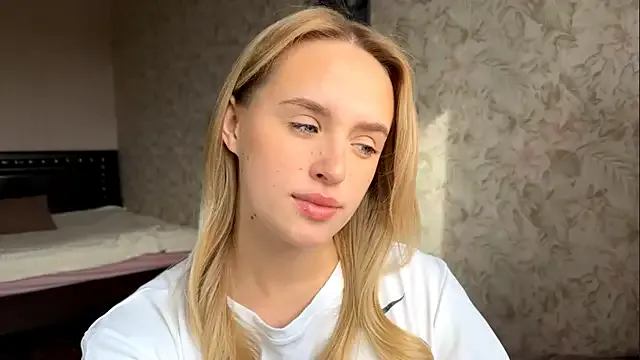 ElisabetLorney —  suck finger 