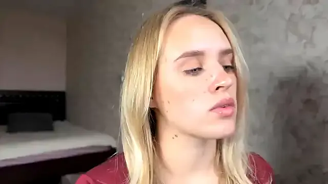 ElisabetLorney — show ass <3