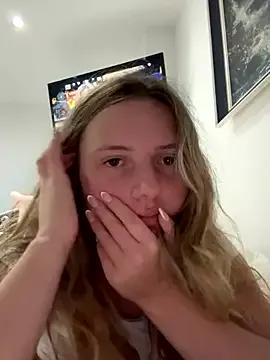 Ell_albescu — Finger my pussy