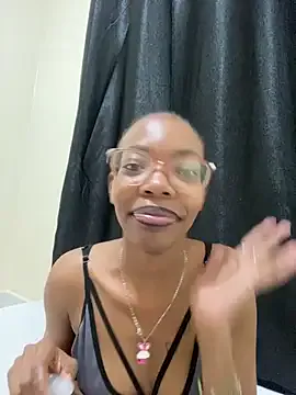 Ella_prettybrownskin — doggy ass naked