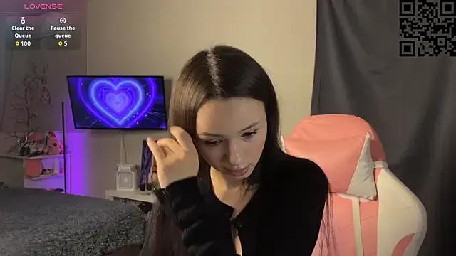 ella_simons — show panties