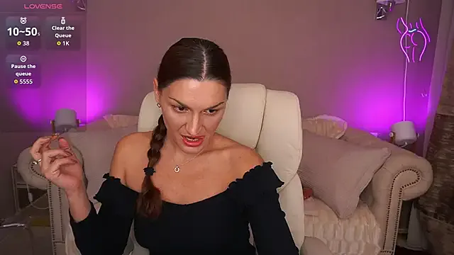 EllaGoldenn — show feet