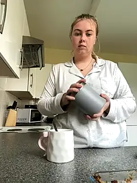 EllaSmithxox — Flash boobs 