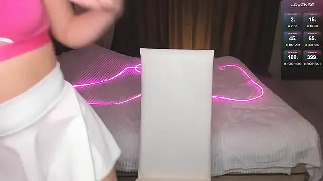 StripChat ElleGold is Freechat ElleGold — HAND BRA 10 MIN