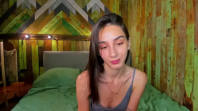 Elliizabeth — tease with legs