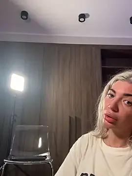 ElsaSinn — get me to cum like a fountain 