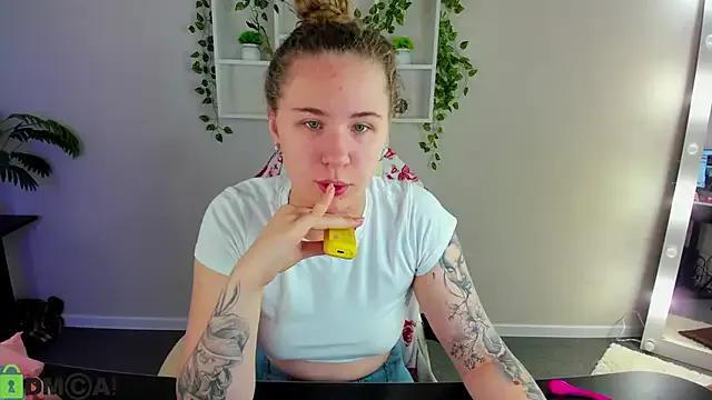 Elsie_Cutties — show tits