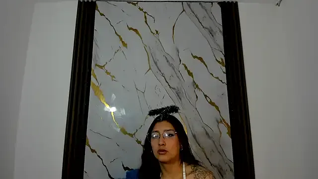 Emalu_777 — Flash boobs