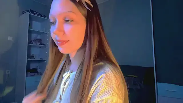 EmiIyKitty — Sexy lick my lips