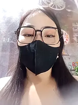 Emily-Nguyen — Make me cum squirt in the public